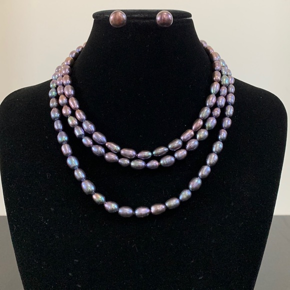 Jewelry - Three string purple fresh water pearl set.